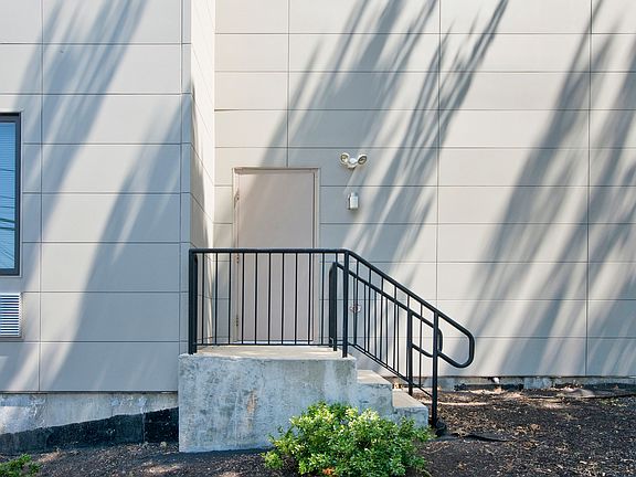 3rd image of 479 Front St #4G
