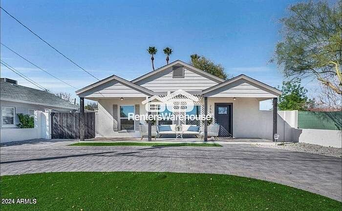 1st image of 256 S Hobson