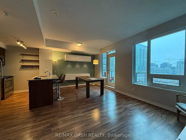 55 E Liberty St #918 — Photo 15