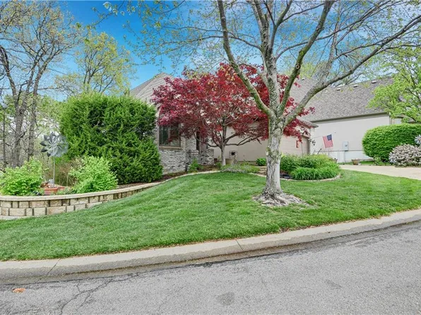 8912 W 142nd Ct, Overland Park, KS 66221