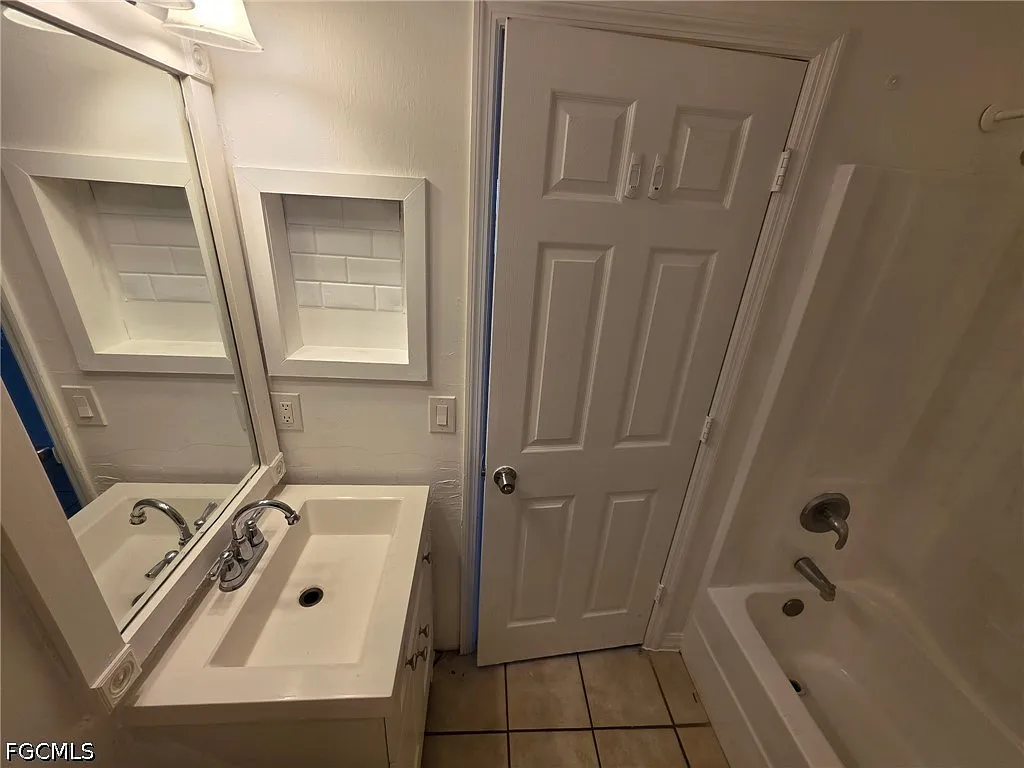 3 bed, 2.0 bath, 1101 sqft, $1,500 — Photo 3