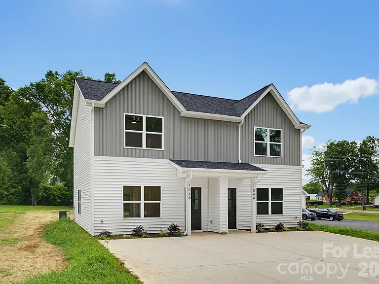 104 Maple Ave NW #B — Photo 1