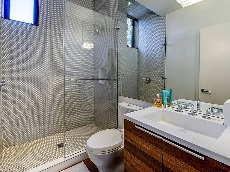 385 Jobs Ln — Photo 17