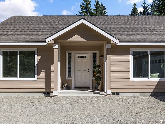 3rd image of 371 Pinnacle Ln