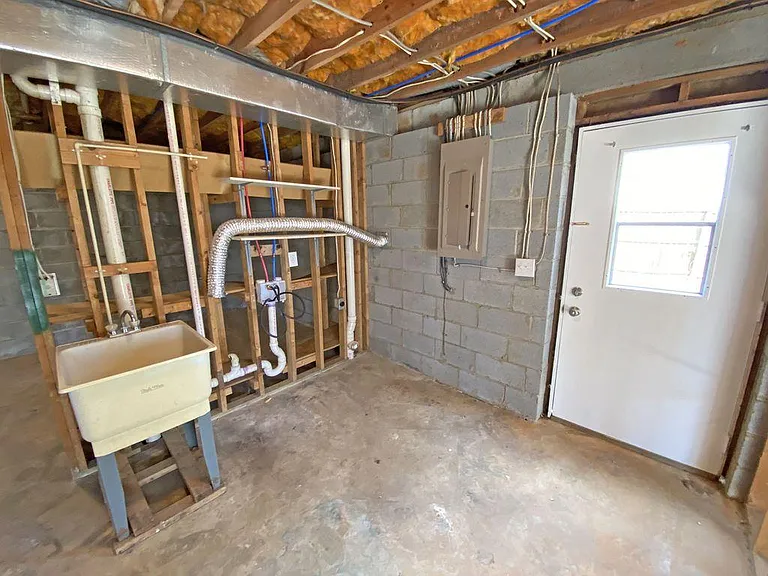 2452 Whitney Ct — Photo 16