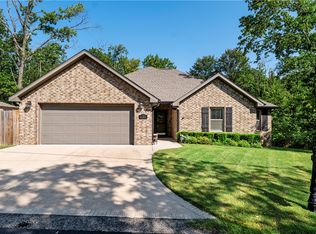 52 Clevelys Ln, Bella Vista, AR 72715