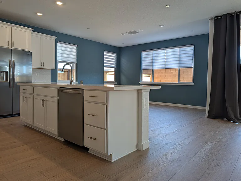 3937 Sunset Harbor Ave — Photo 2