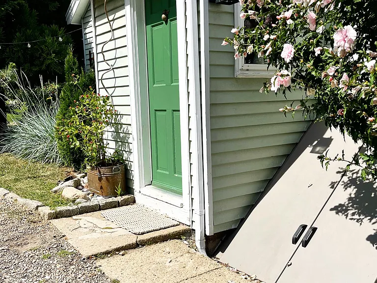 41 E Main St — Photo 5
