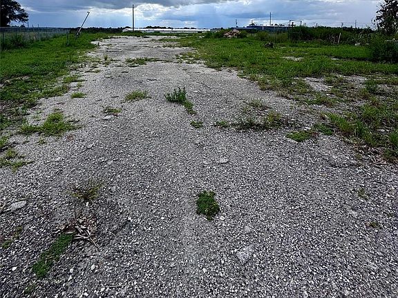 4th image of 802 SCENIC HIGHWAY N