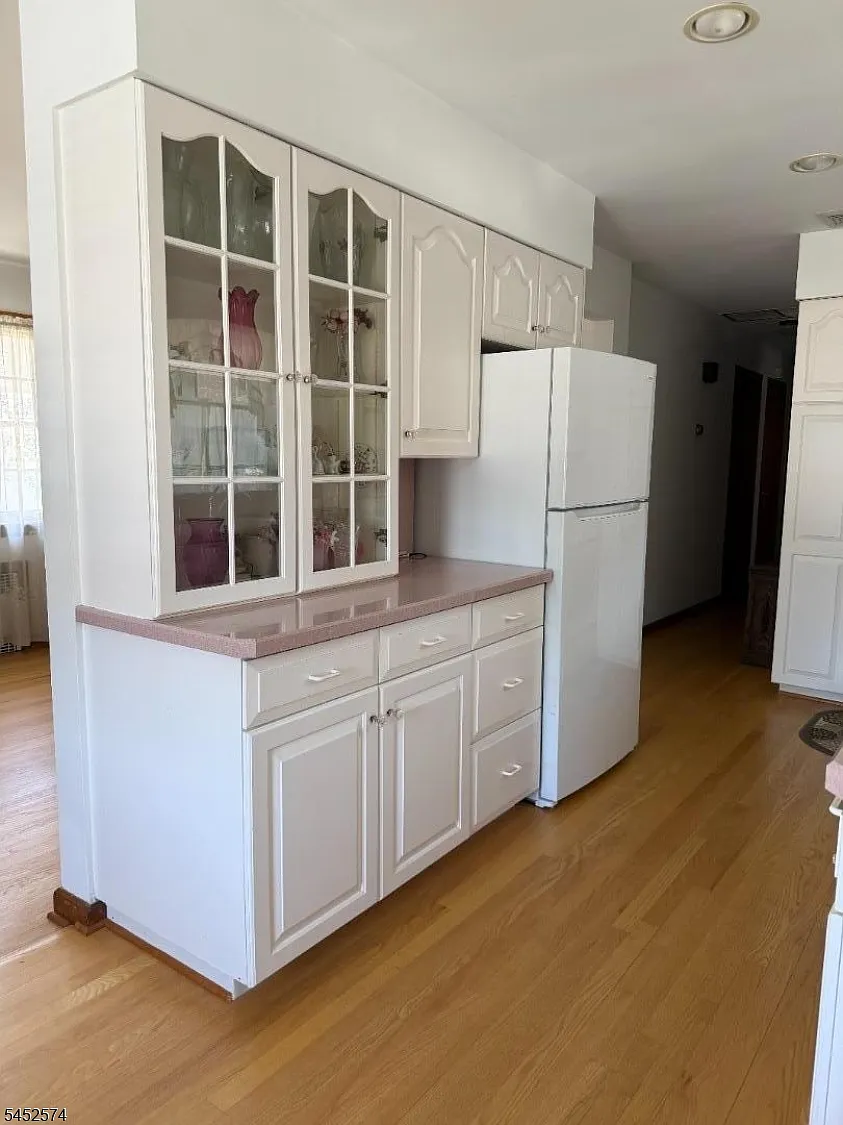 6 Lewis St, Nutley, NJ 07110 — Photo 3