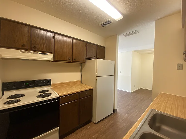 Kimberly Club Apartments — Photo 123