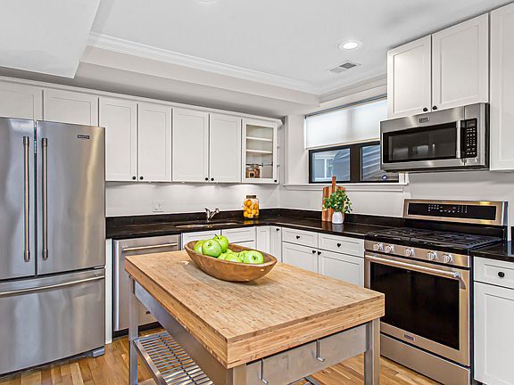 5th image of 1418 W Bryn Mawr Ave #Gw