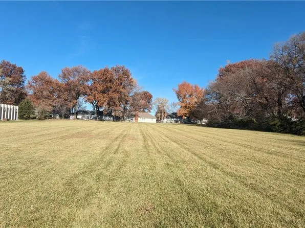 Raytown Rd, Kansas City, MO 64138