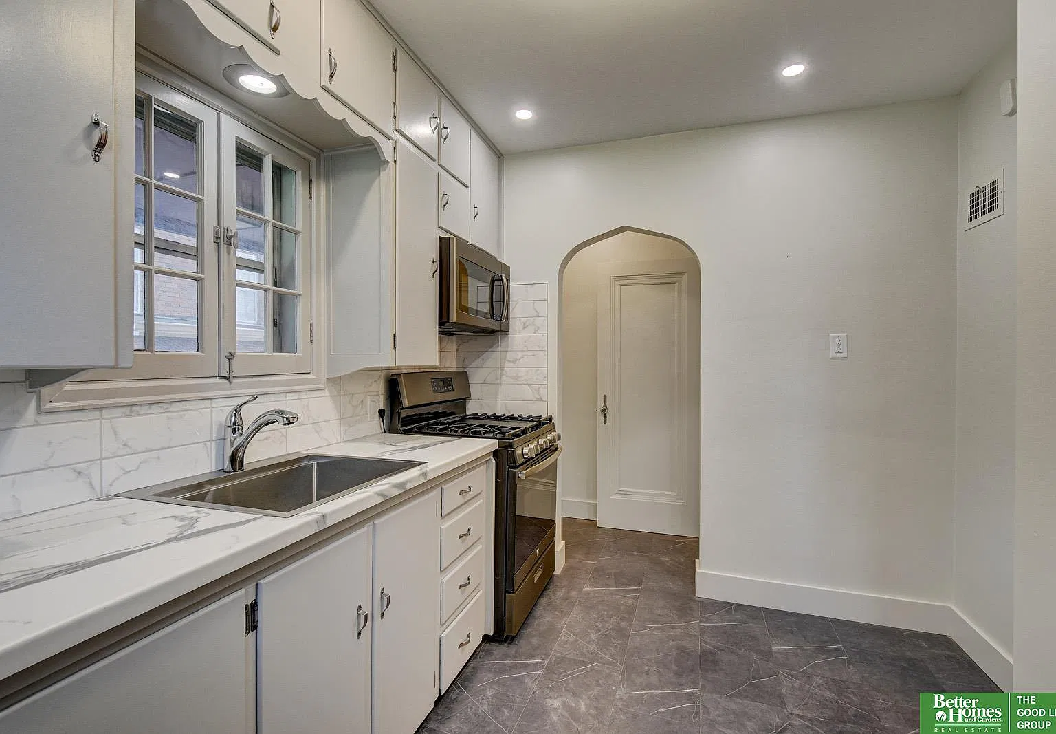 4308 Center St — Photo 4