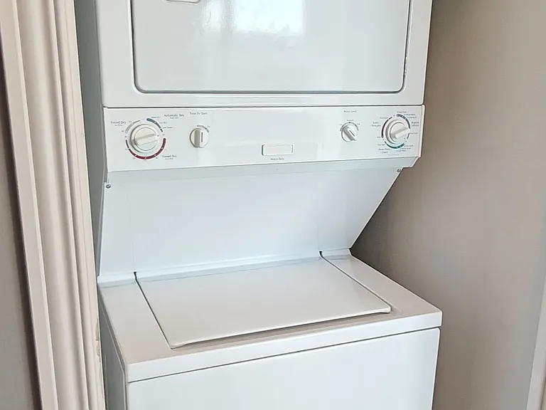 215 Queen St E #2307 — Photo 10