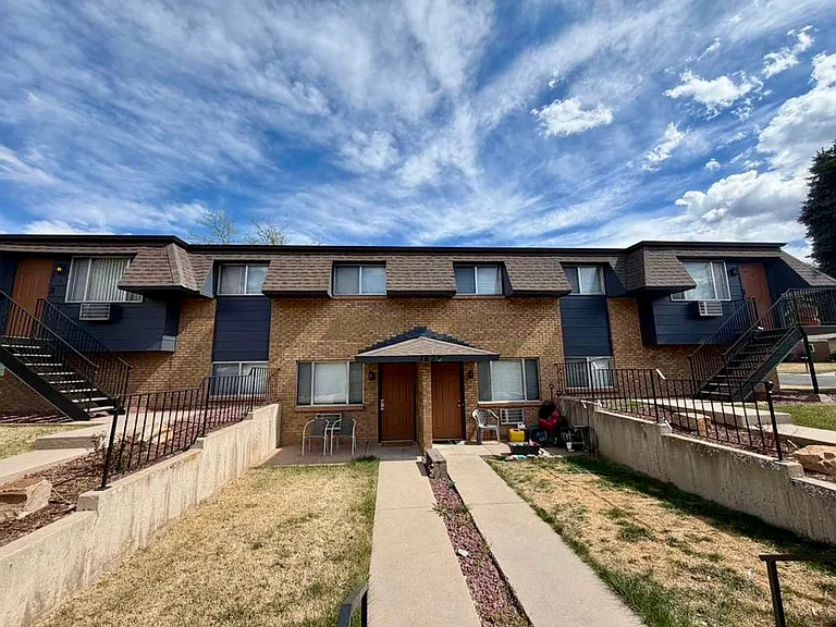 1628 Azalea Dr #3 — Photo 1