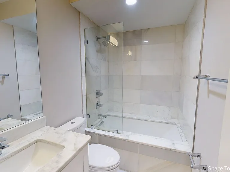 1157 Oates St NE #1A — Photo 12