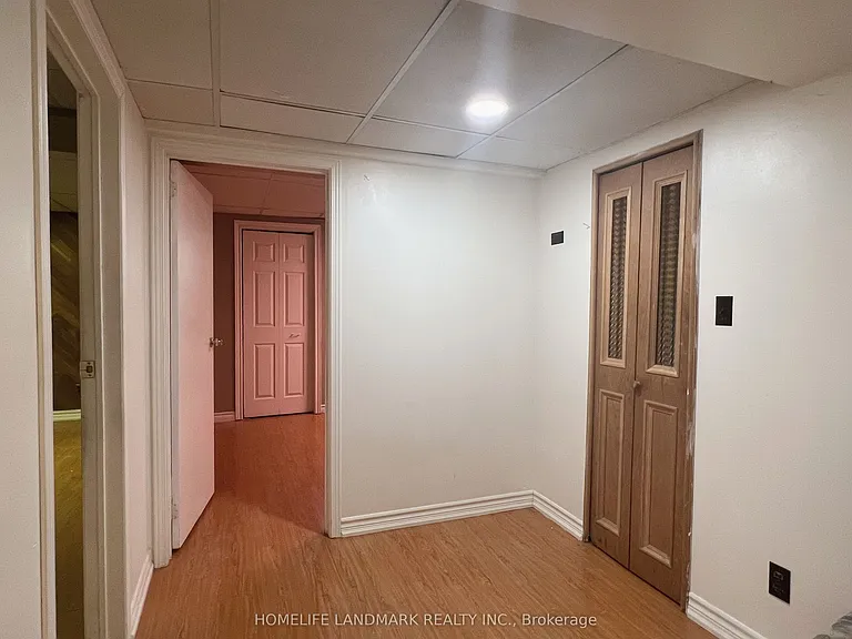 8 Lesskim Ct #BASEMENT — Photo 7