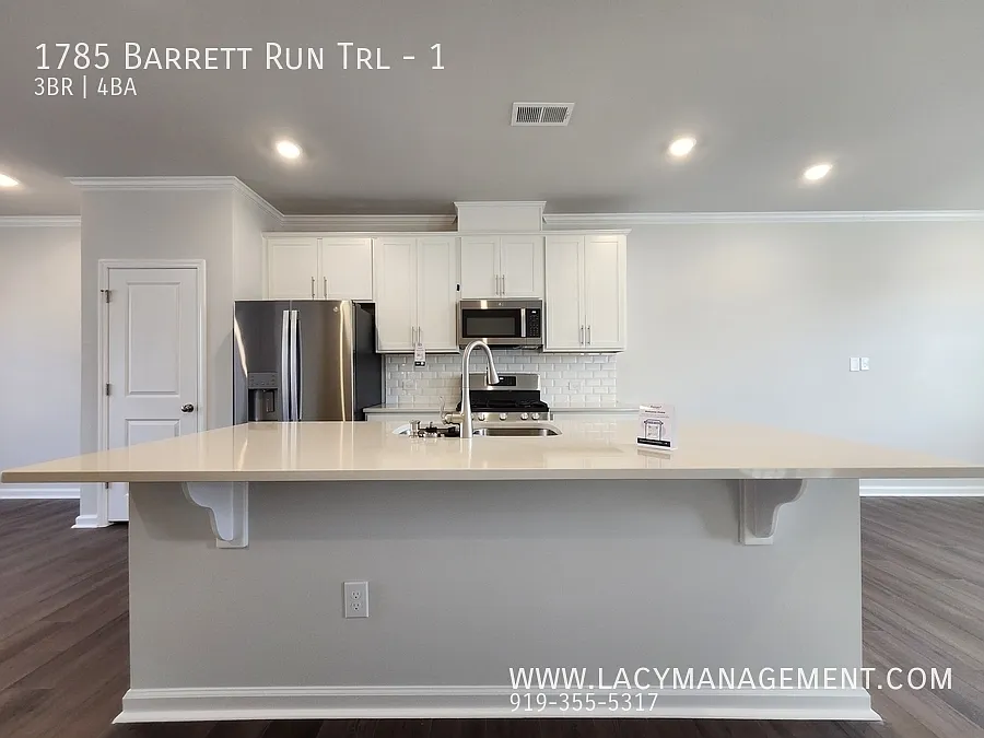 3 bed, 3.5 bath, 1733 sqft, $2,095 — Photo 4