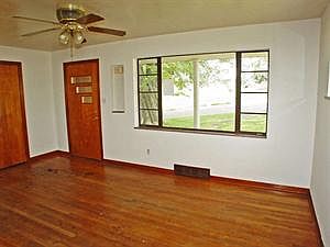 4th image of 250 Bennett Dr