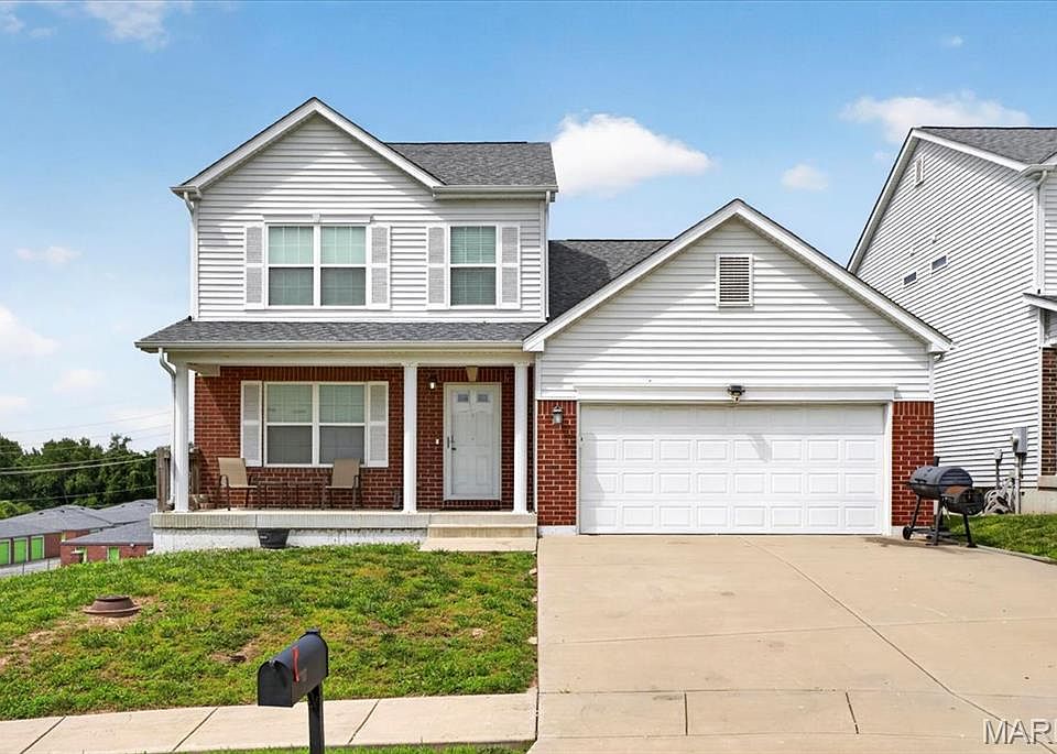 1st image of 63 Robinson Circle Dr
