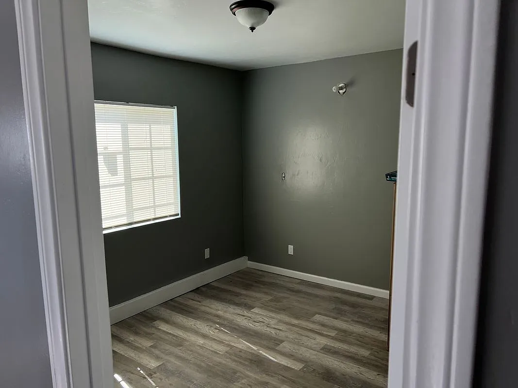 2 bed, 1.0 bath, 490 sqft, $1,700 — Photo 3
