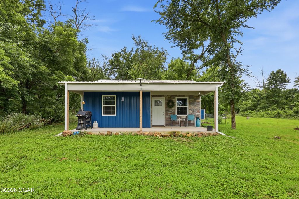 17150 Locust Rd, Carthage, MO