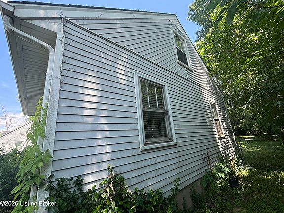 4th image of 8717 Blue Lick Rd