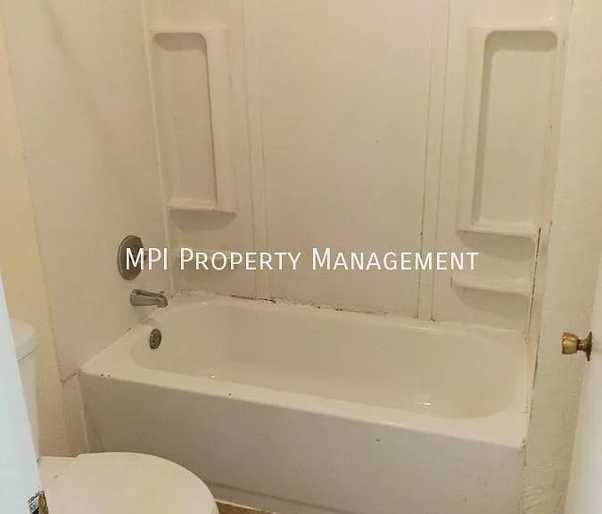 9519 W Bradley Rd — Photo 10