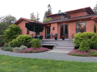 285 Kolia Pl, Greenbank, WA 98253