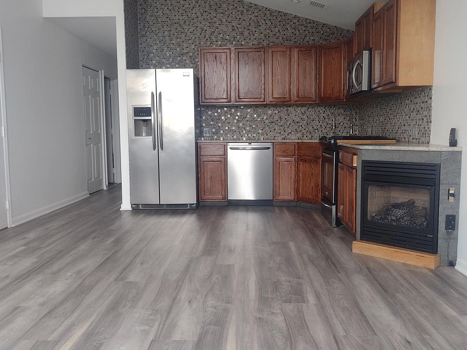 1st image of 204 Beach St #3
