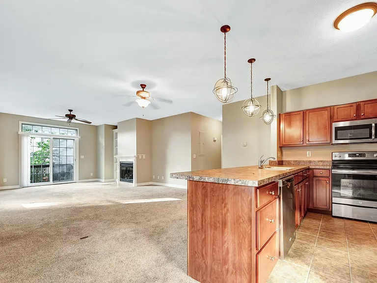 807 E Main St — Photo 5