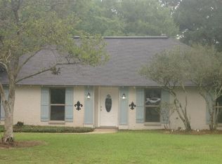 6919 Springwood Dr, Denham Springs, LA 70726