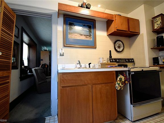 4th image of 126 Ido Ave