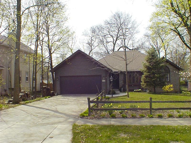 1st image of 246 Traver Ave