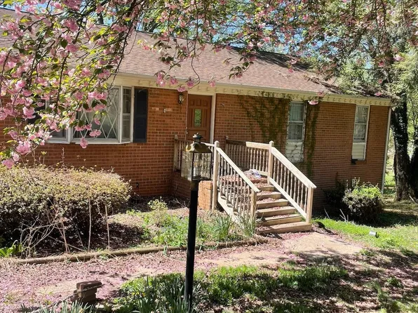 1210 Hawkins Mill Rd, Lynchburg, VA 24503