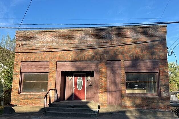1st image of 33 Sycamore St