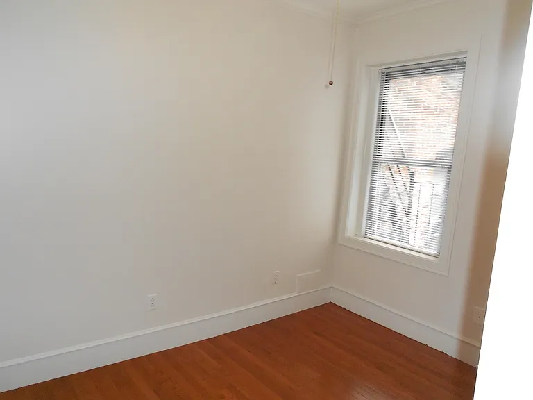 52 Edgerly Pl #10 — Photo 3
