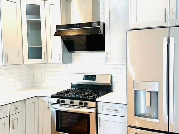 2nd image of 323 Bartlett Ave Floor 2