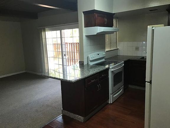 3rd image of 645 Manor Dr APT D