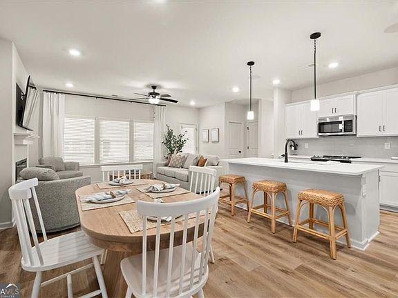 3rd image of 365 Summit View Ln #6