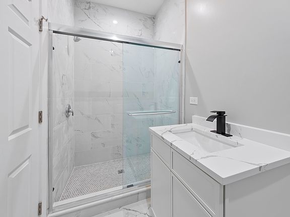 3rd image of 1911 S Jefferson St #3