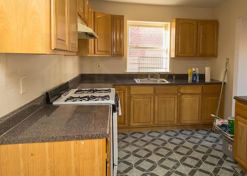 1st image of 3237-3238 Kingsland Ave