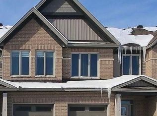 110 Lavatera St, Ottawa, ON K1T0R8
