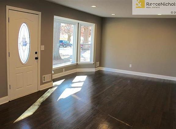 5th image of 10114 Belmont Ave