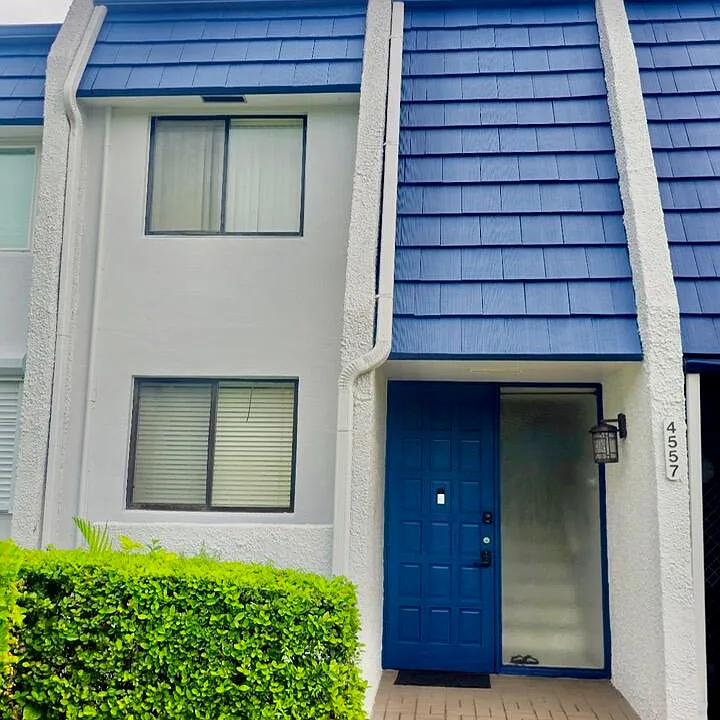 4557 Luxemburg Ct