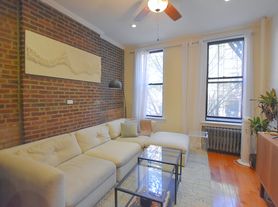 266 W 11th St