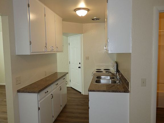 4th image of 822 1/2 S C St