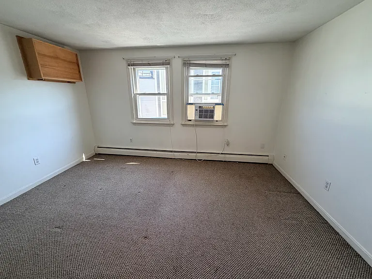 107 Bolton St — Photo 8