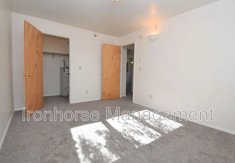 813 W Villard St #71 — Photo 21